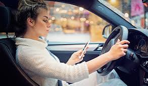 5 Safe Driving Apps and Tools to Minimize Distractions